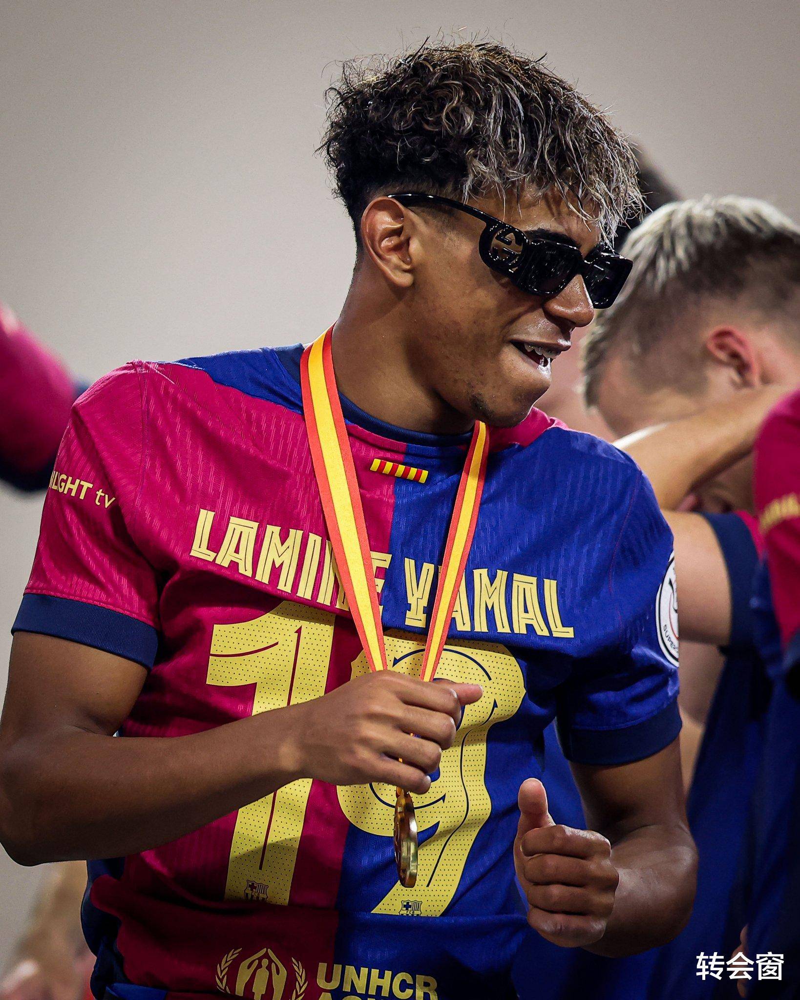 巴萨力克曼联，加维扛起全队