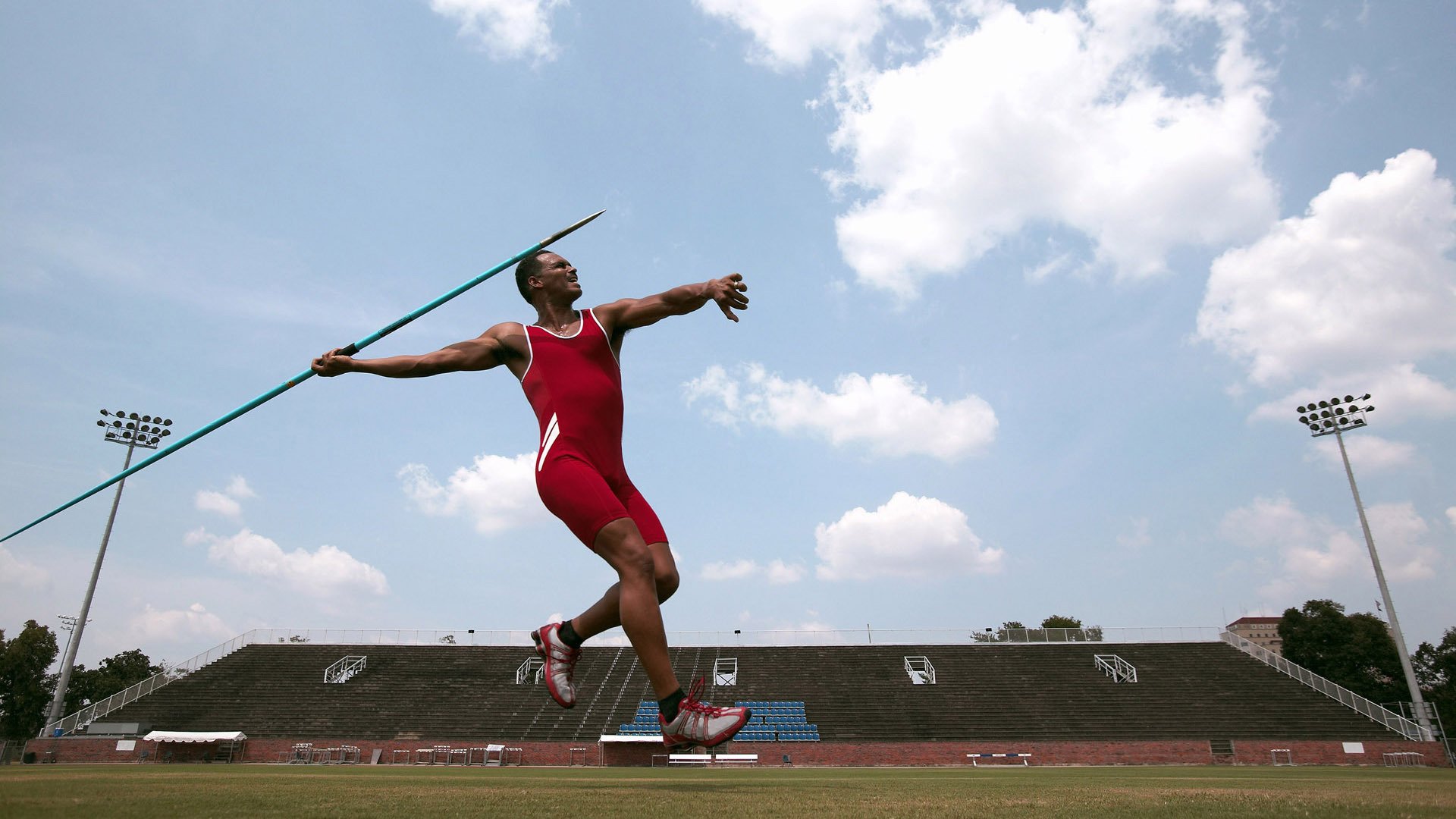 美国险胜摩纳哥,奥斯梅恩在东决关键战接管比赛,篮球世界的新王登基?